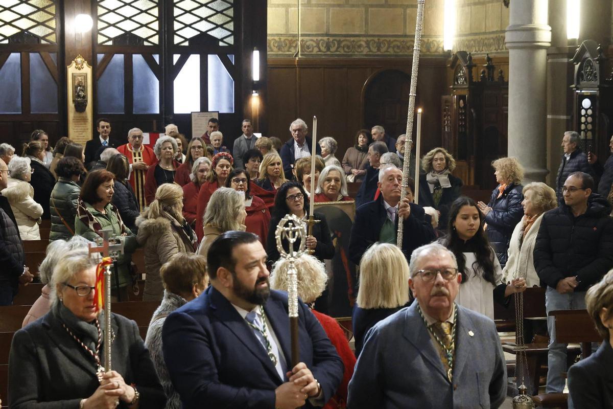 La misa en la basílica de Gijón en honor de Santa Águeda, en imágenes