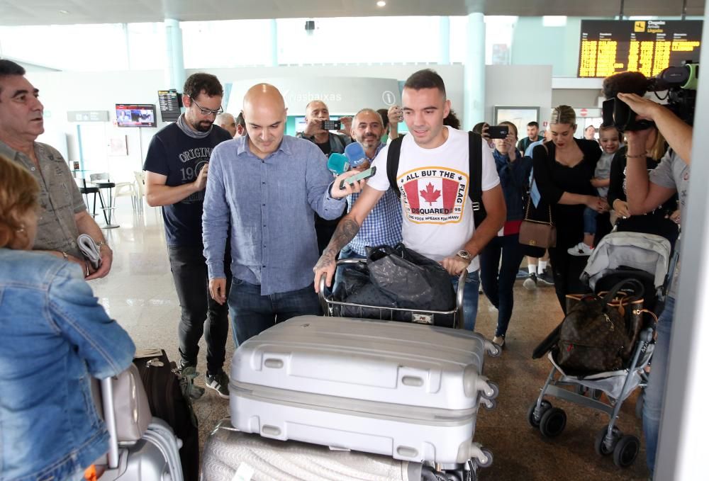 Así fue la llegada de Aspas al aeropuerto de Vigo