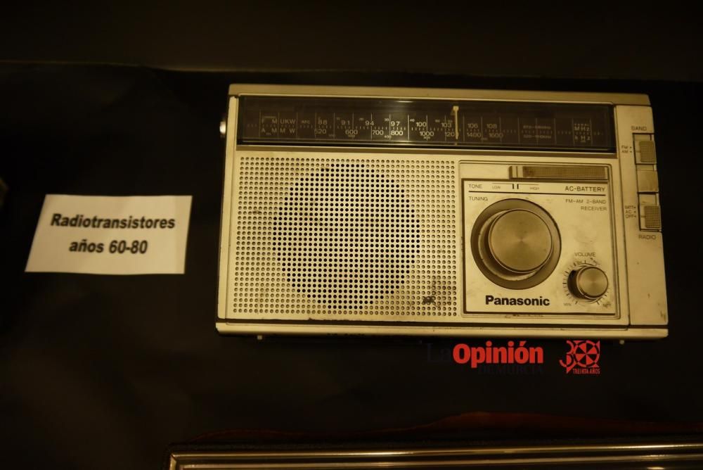 Exposición de radios antiguas en Cieza