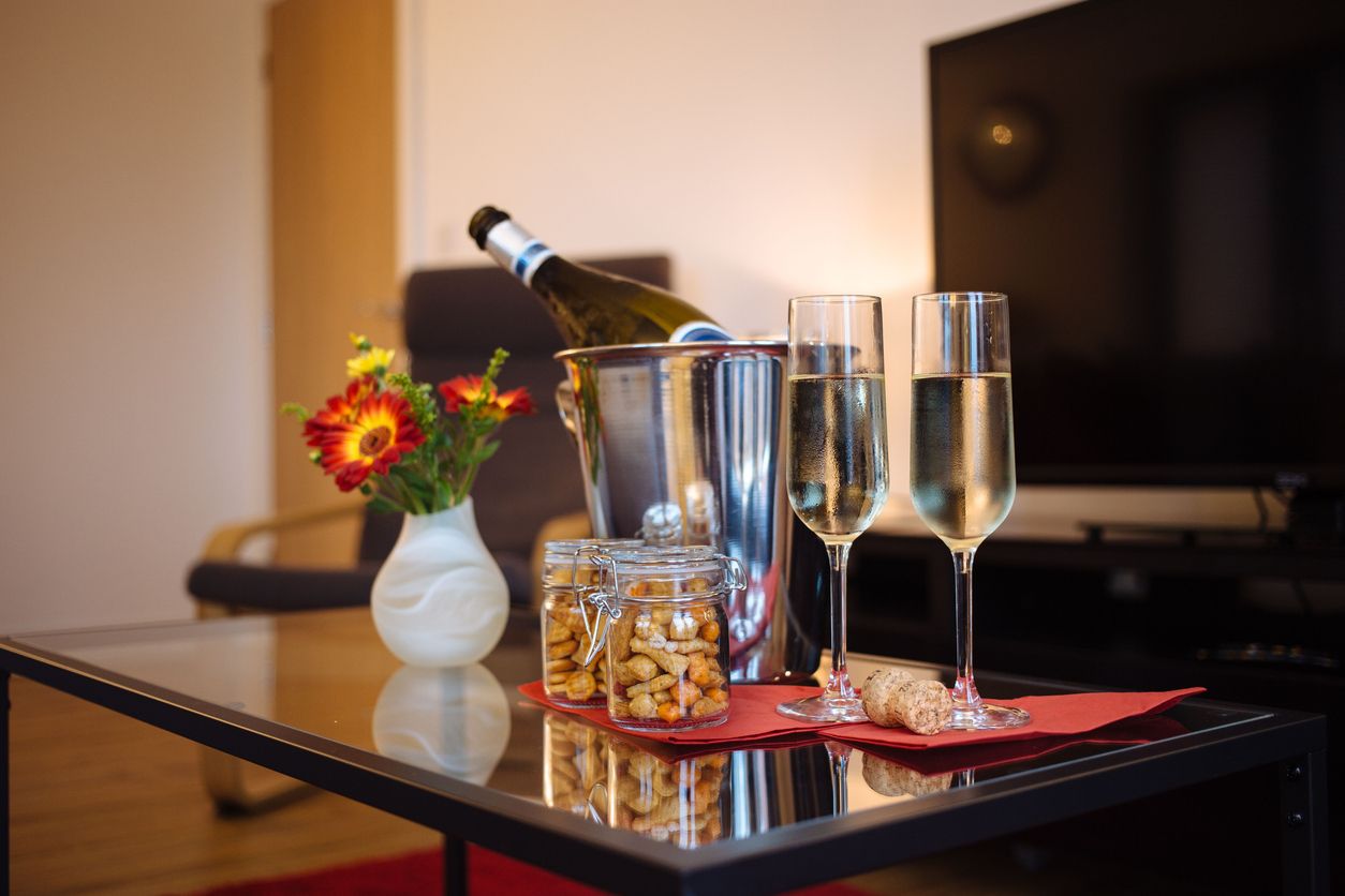 Una cesta con fruta, algo de beber y una nota de bienvenida es todo lo que necesito para entrar con buen pie en un hotel.