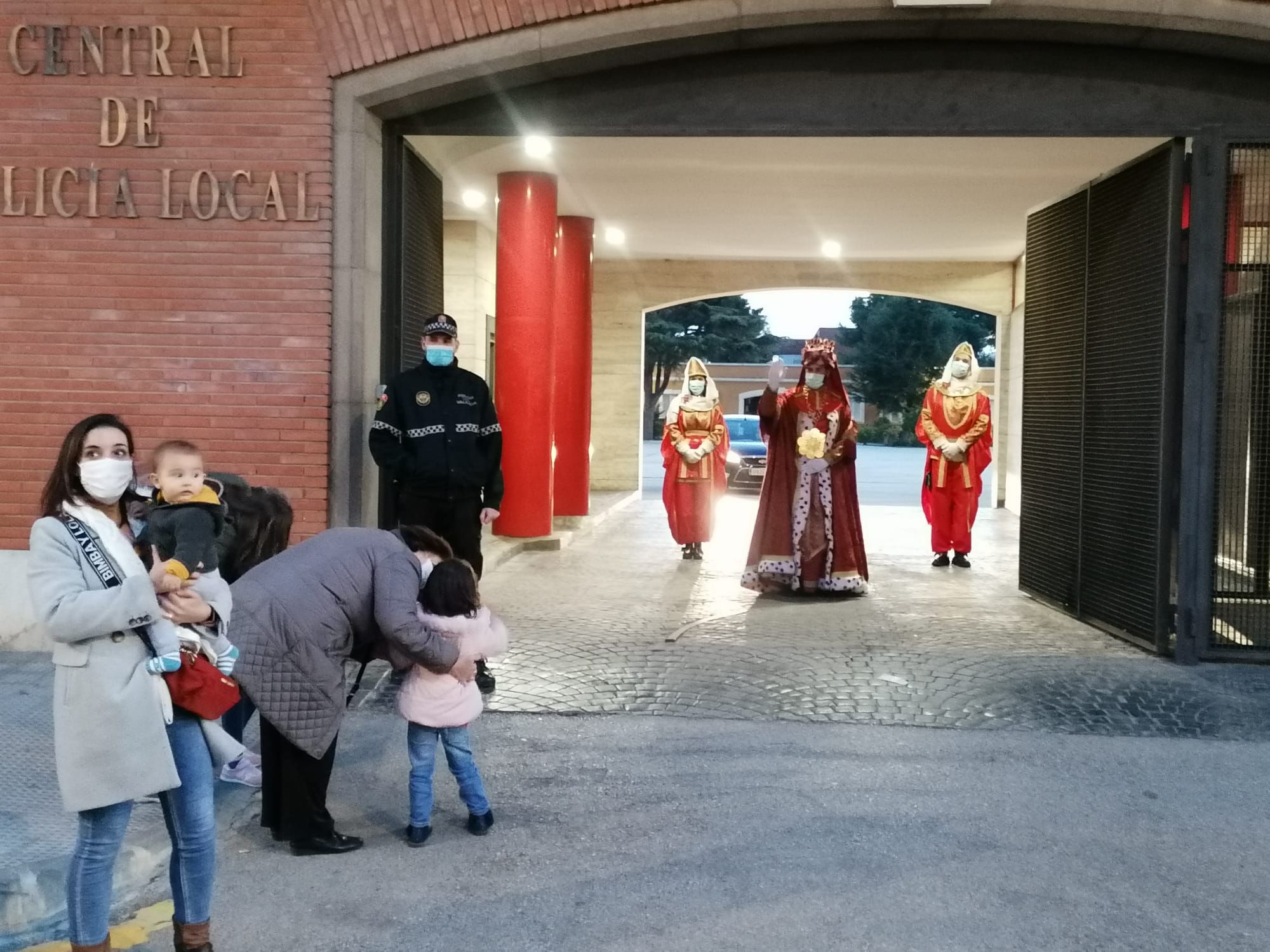 Los Reyes Magos llegan a la recepción en el Ayuntamiento de València