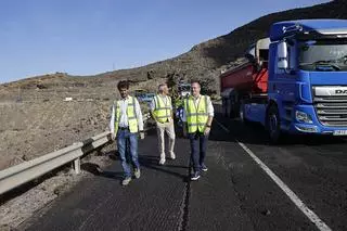 El Cabildo invierte 1,2 millones en renovar el asfalto de la carretera entre La Aldea y Mogán