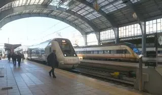 El Gobierno busca una “solución inmediata” tras año y medio de retrasos diarios en los trenes