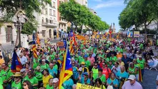 Diada en Tarragona: 3.000 personas piden mejores infraestructuras entre gritos de “independencia”