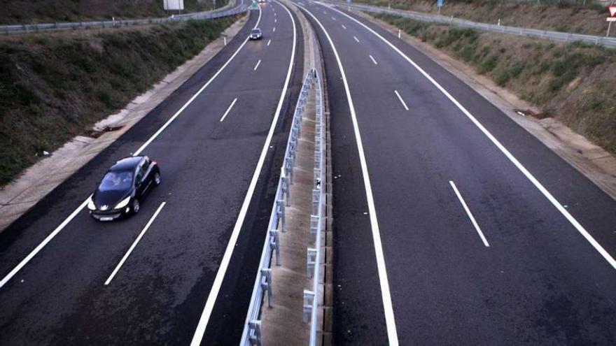 Imagen del tramo operativo de la autovía Santiago-A Estrada. // Bernabé/Luismy