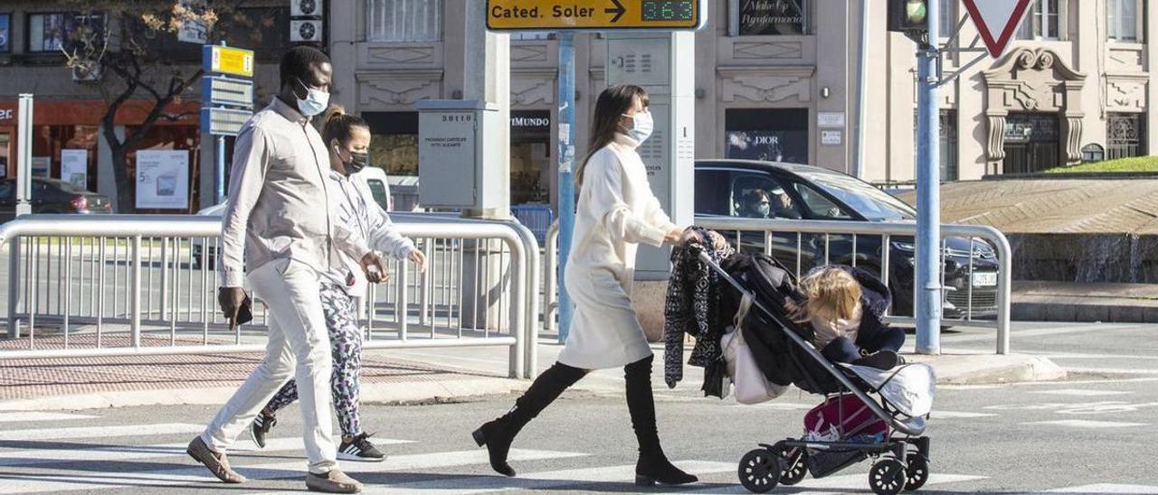 Aparcamientos con numerosas plazas libres y poco tránsito en Maisonnave el sábado pasado. |