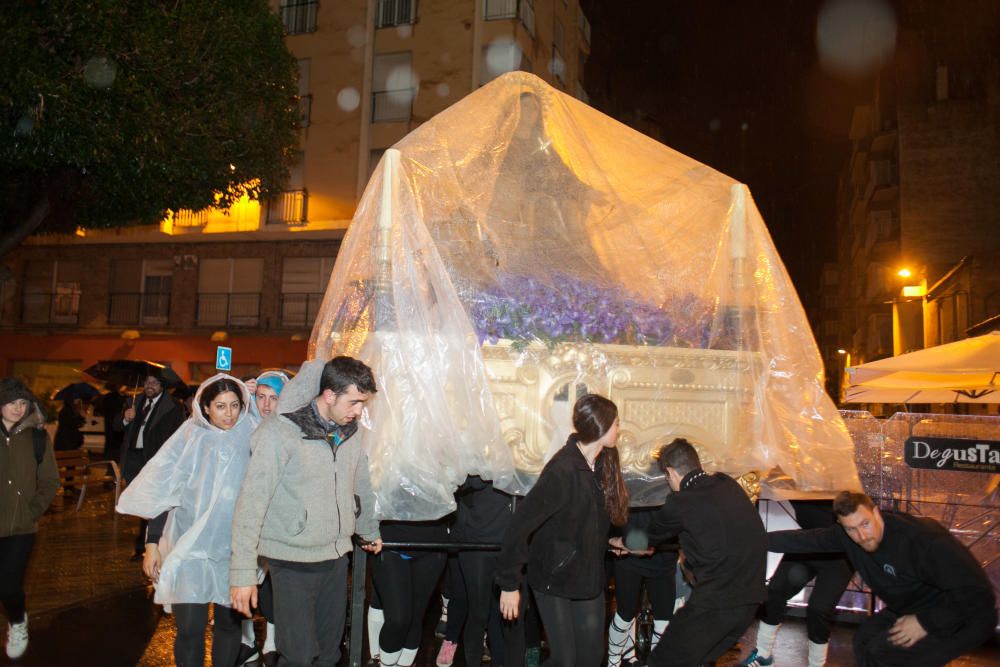 Las cofradías celebran actos en el interior de las parroquias y anulan las estaciones de penitencia