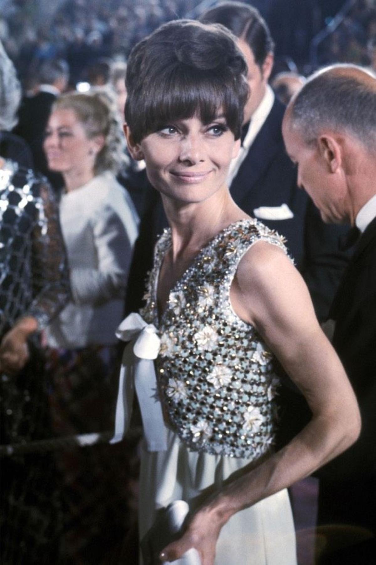 Audrey Hepburn en los premios Oscar de 1975