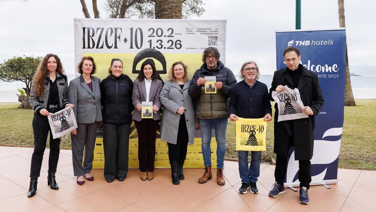 Eva María Prats, Carmen Domínguez, Maria José Ríos, Maria Cardona, Marilina Serra, Xavi Herrero, Miquel Costa Tur y Pedro Vidal, en la presentación del festival, este miércoles.
