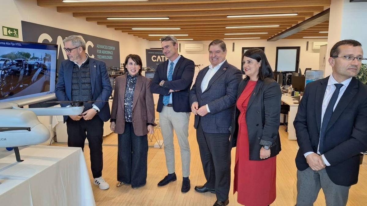 Blas García, María Jesús Lorenzana, Joaquín Rodríguez, Julio Abalde, Ana Belén Paz y Nicolás Vázquez en las instalaciones de CATEC, en Ames.