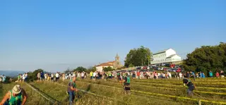 Segadores con mucho arte y guadaña bien cabruñada en Santa Marina: así fue el tradicional concurso de la localidad sierense