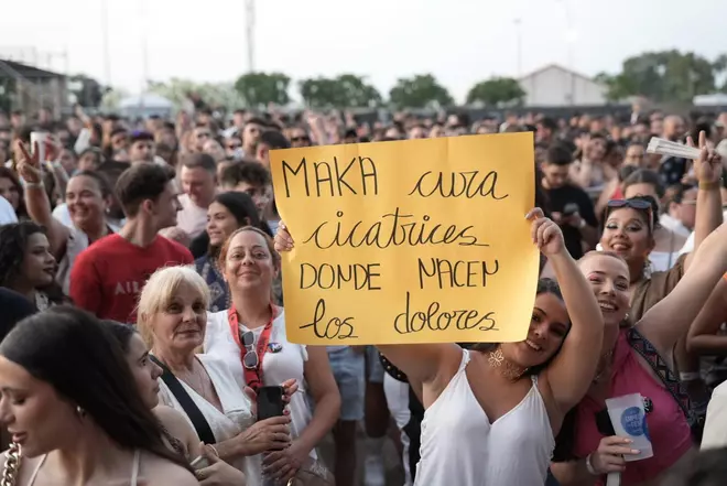 Maka 'cura cicatrices' a 3.000 personas en el recinto ferial de Badajoz