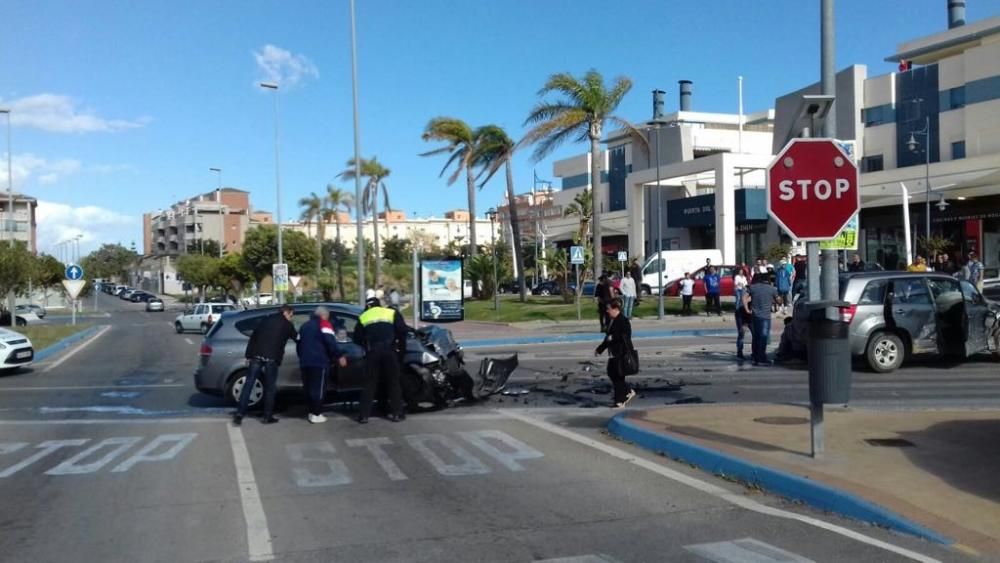 Ocho heridos al colisionar dos vehículos en Torre del Mar