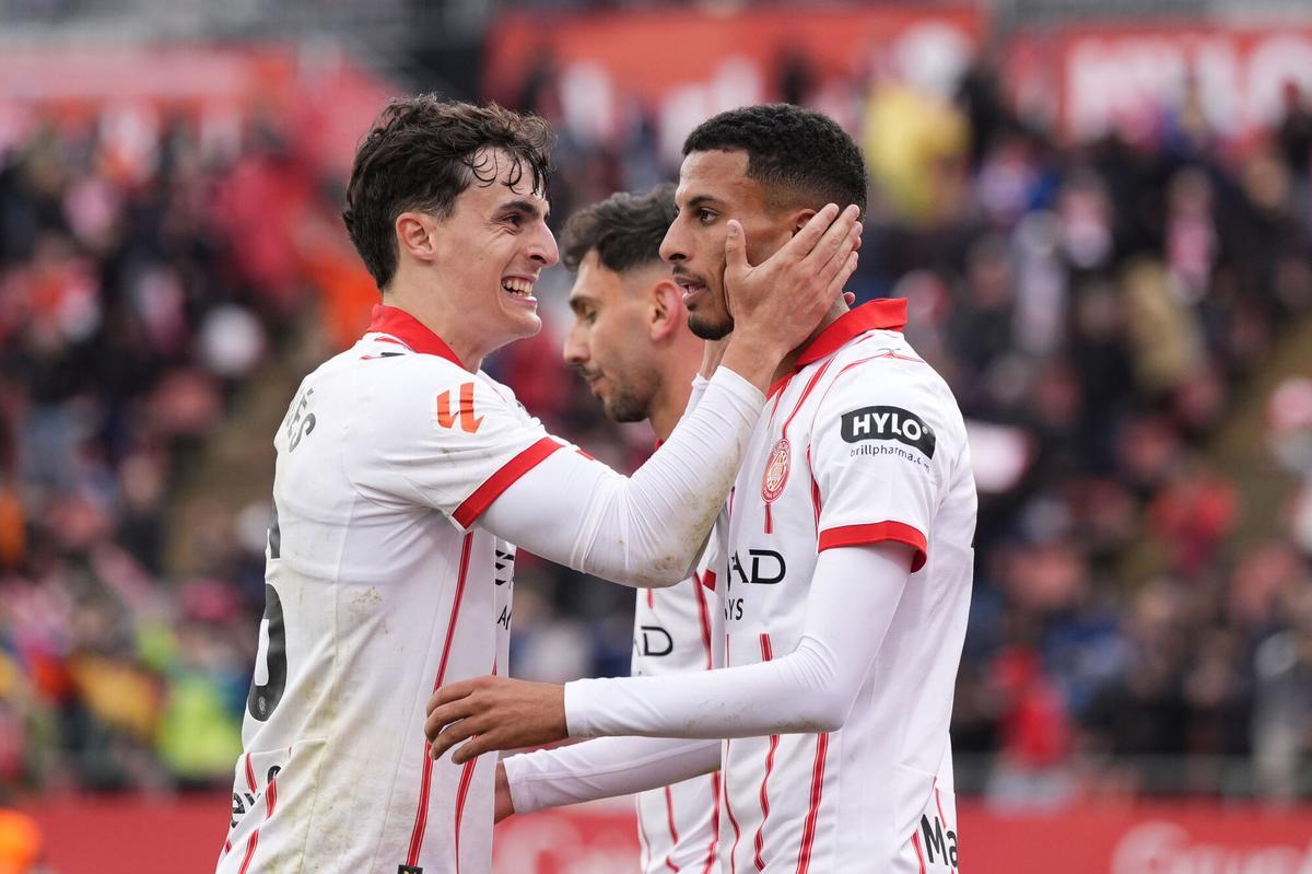 Ounahi celebra con Francés