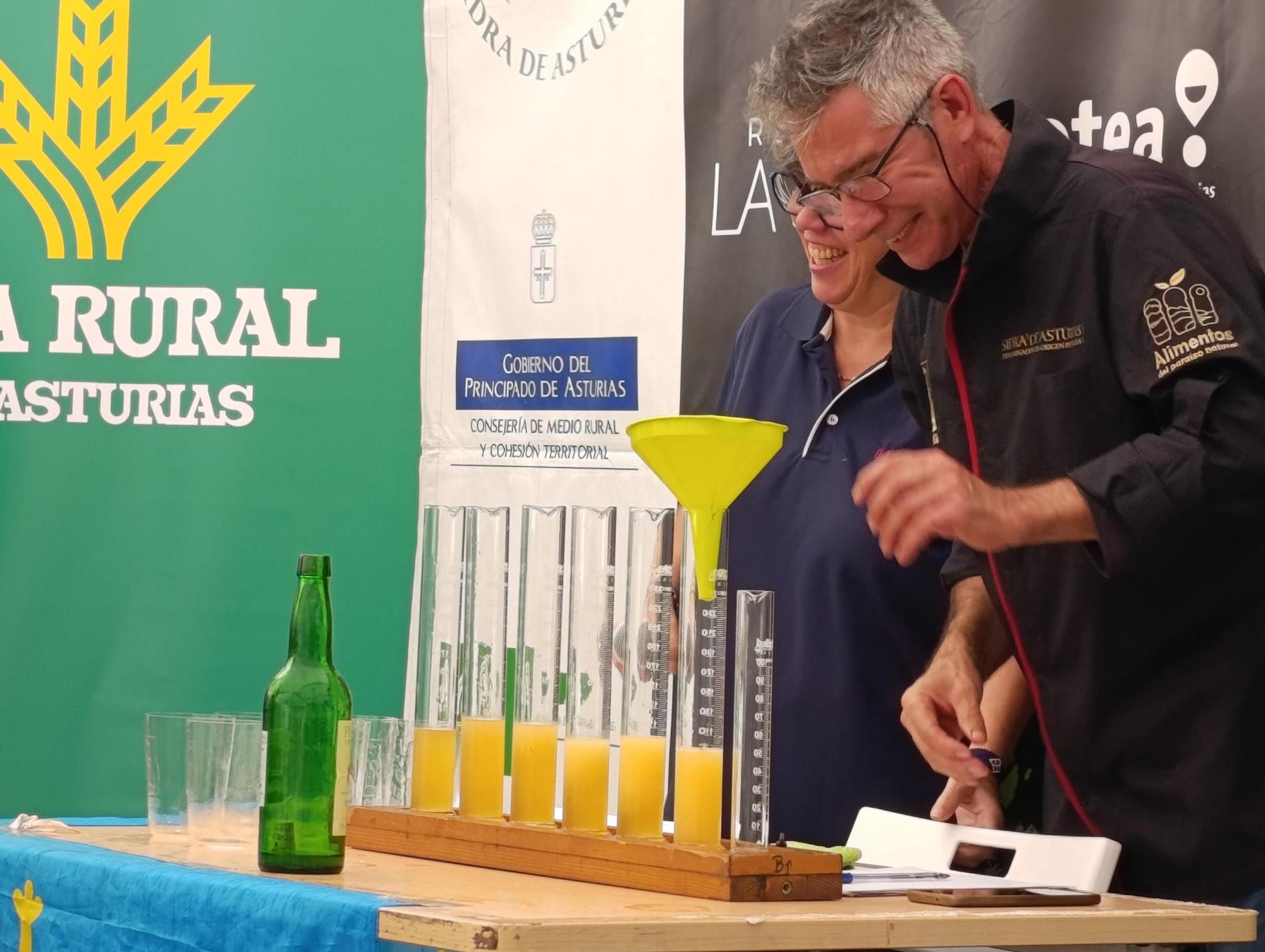 Amauris La Pauta, ganador del Concurso de Escanciadores de Pola de Siero