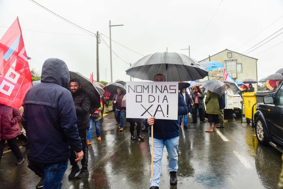 Manifestación de los trabajadores de Losán y Aserpal de Vilasantar a Curtis Manifestación de los trabajadores de Losán y Aserpal de Vilasantar a Curtis