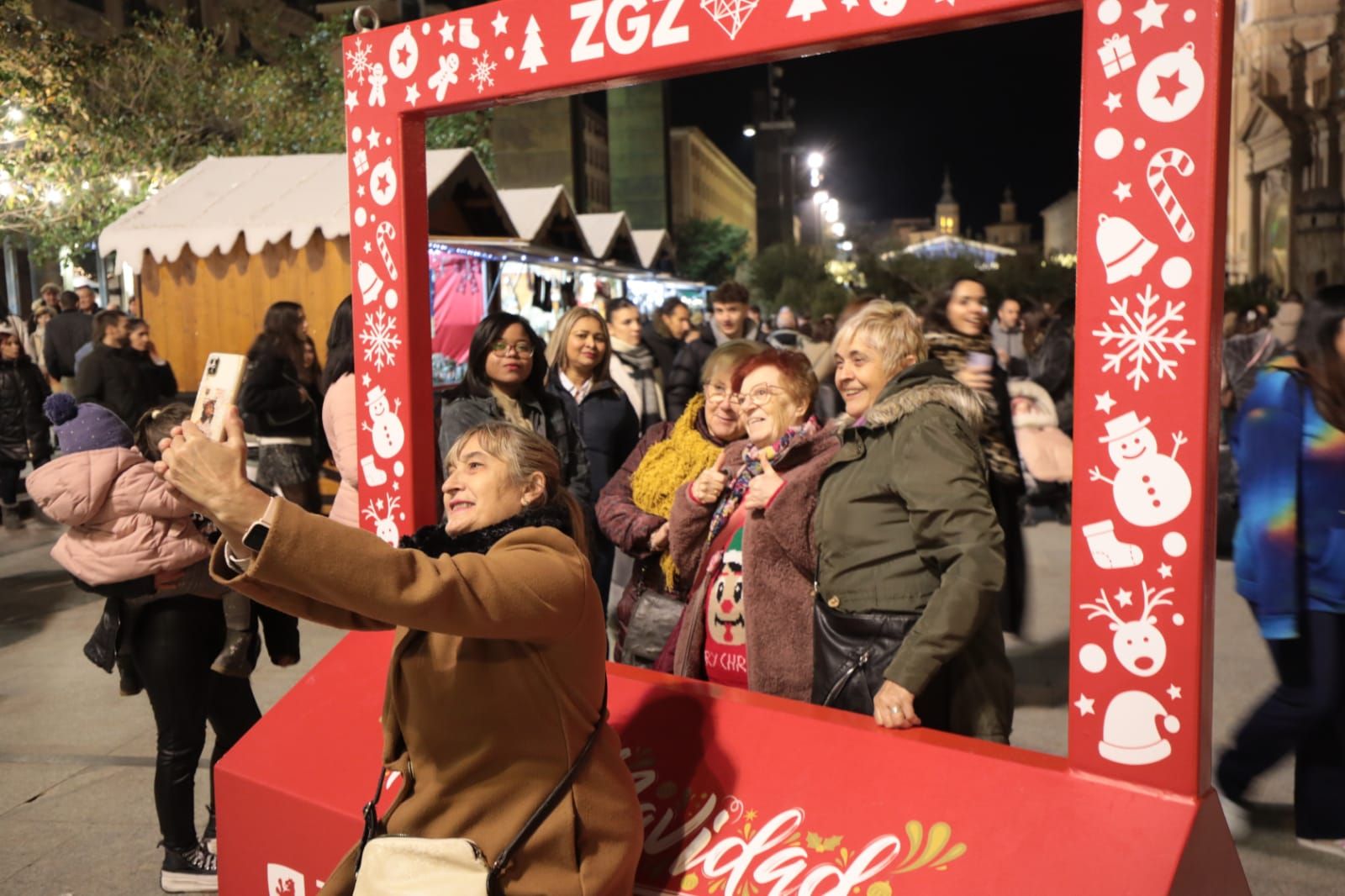En imágenes | Zaragoza ya brilla por Navidad