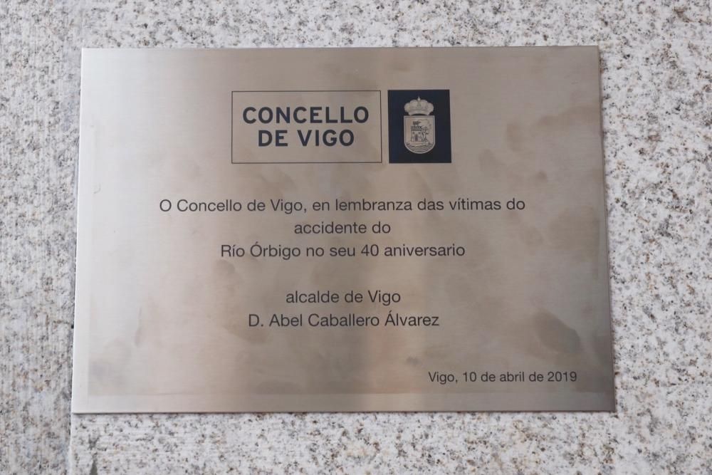 Vigo rinde homenaje a las víctimas del Órbigo 40 a