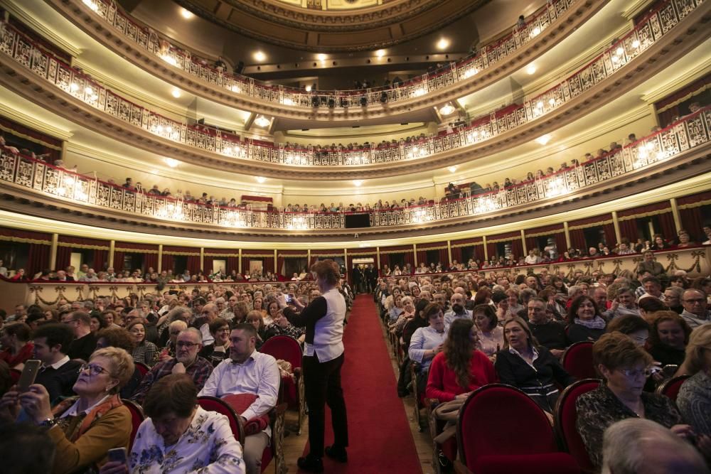 Concierto de Víctor Manuel en el teatro Campoamor.