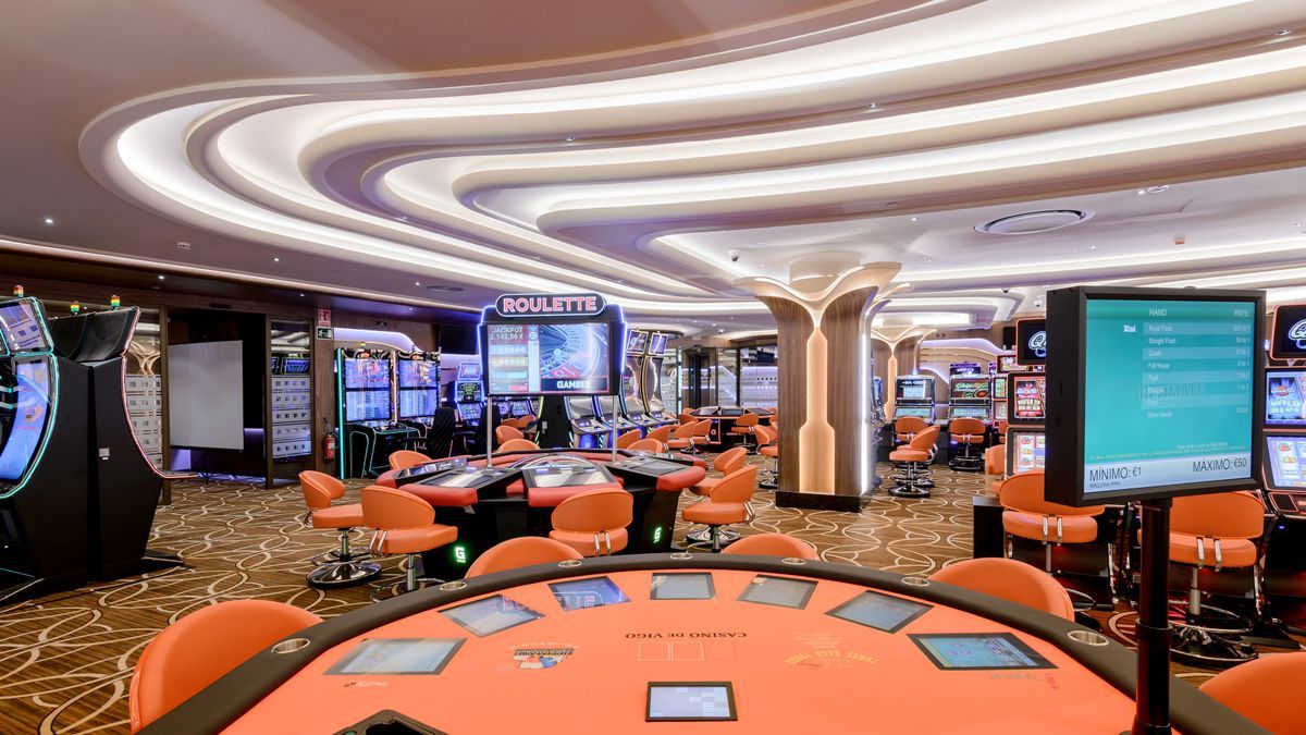 La sala del Casino de Vigo cuenta con las máquinas más modernas del mercado y una capacidad total de 92 slots con una amplia variedad de juegos.