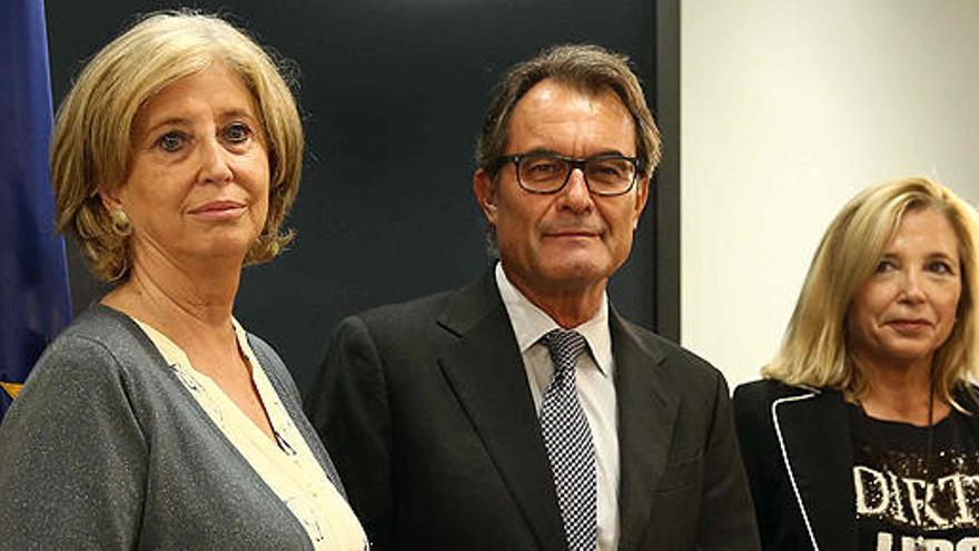 Artur Mas irá a juicio por delitos de desobediencia y prevaricación el 9N