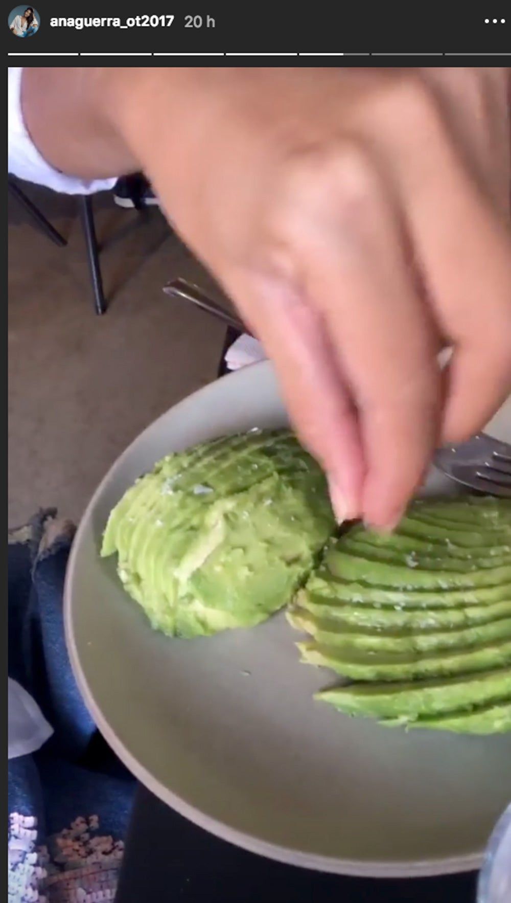 Ana Guerra prepara aguacate
