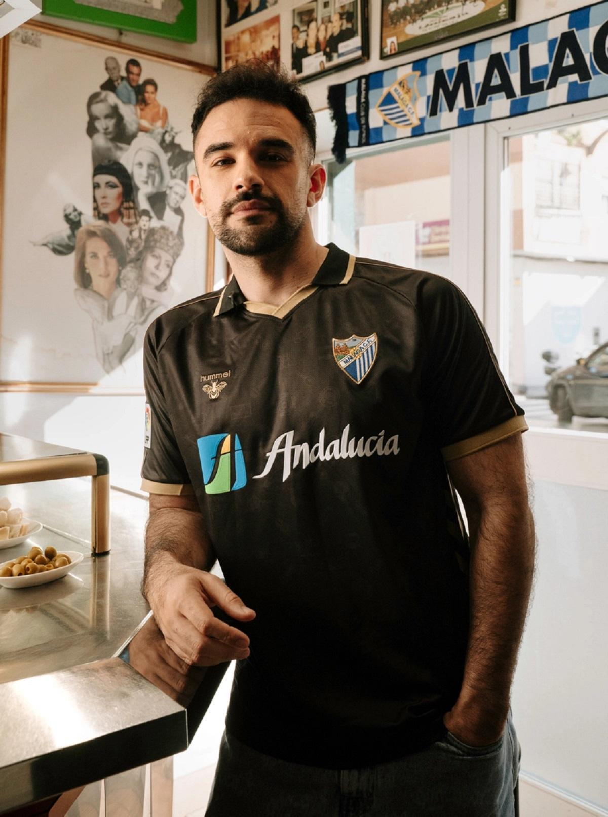 IlloJuan ha presentado la camiseta del Málaga CF retro.