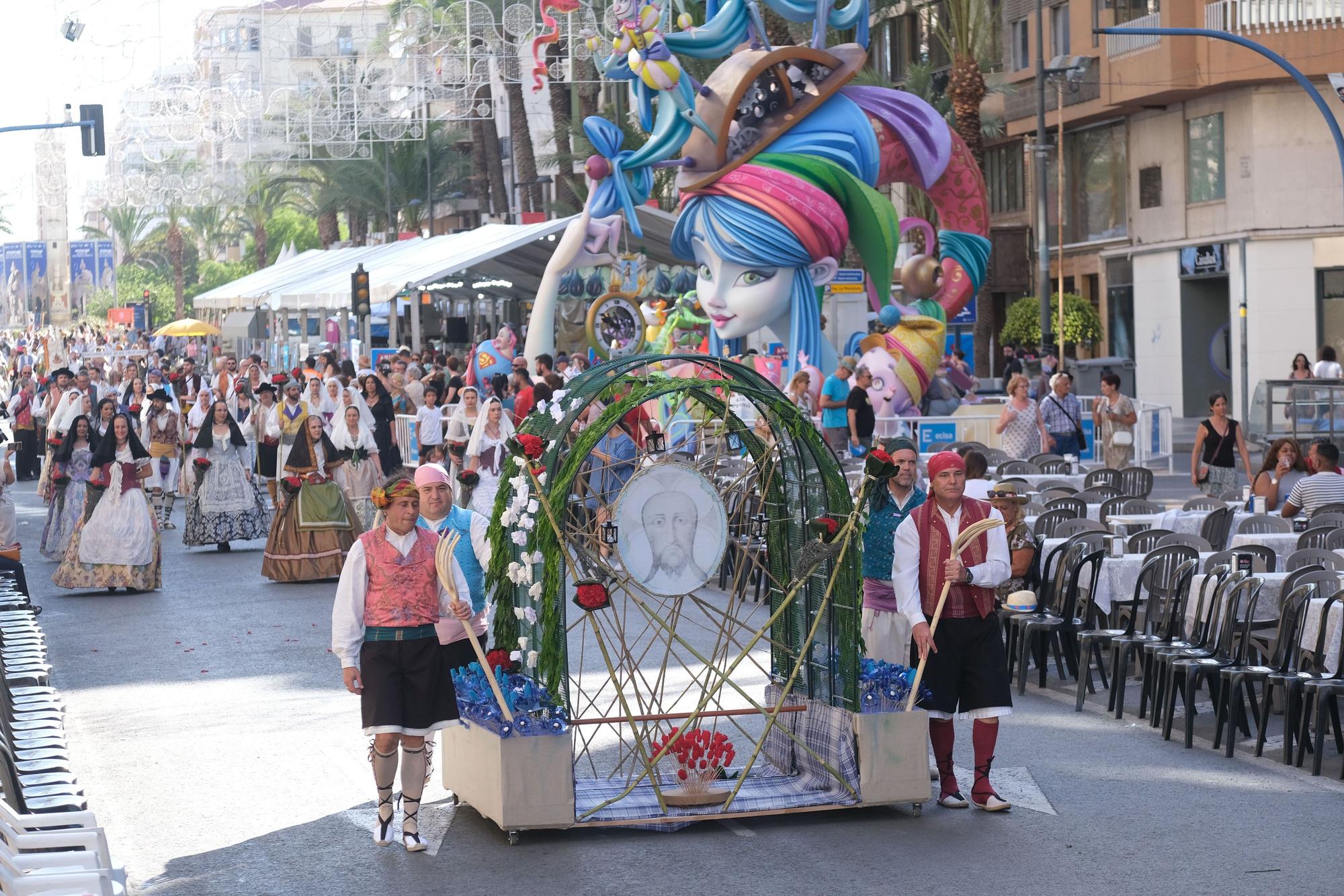 Emotiva ofrenda floral a la Patrona