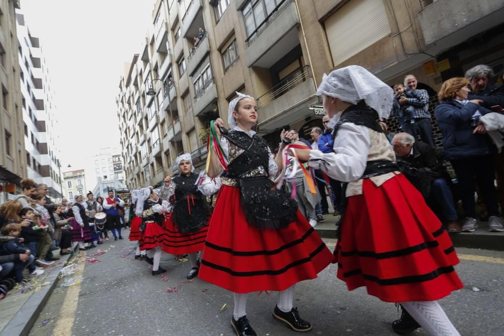 Desfile de carrozas del Día del Bollo de Avilés