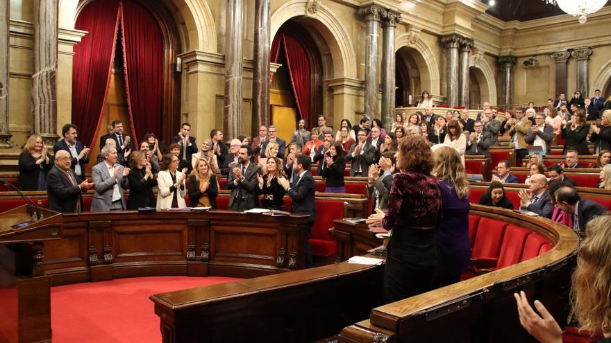 Aplaudiment al Parlament per l'absolució dels membres de la Mesa