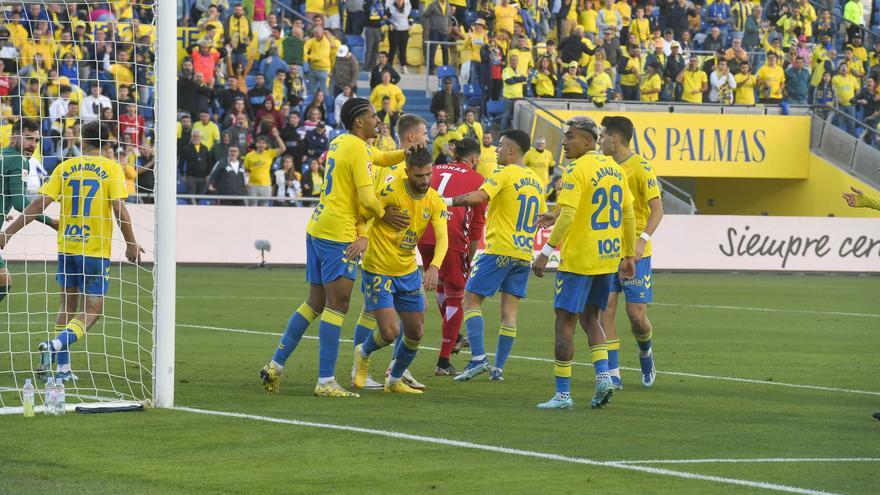 &#039;Pejiñazo&#039;, punto ante el Cádiz y a correr (1-1) para una UD bañada en el pragmatismo