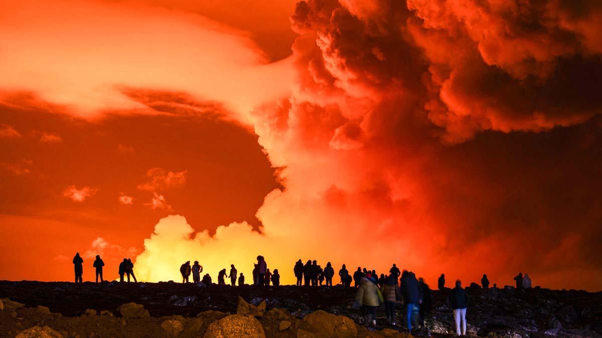 Erupción volcánica cerca de la montaña Fagradalsfjall en la península de Reykjanes al suroeste de Reykjavik