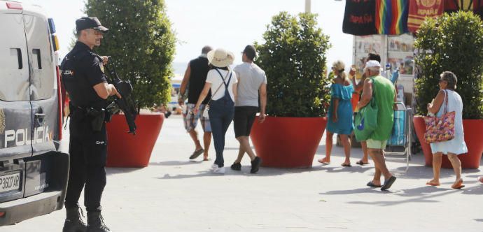 La Concejalía de Seguridad ordena instalar más barreras físicas para evitar posibles ataques terroristas tras el atentado en Barcelona