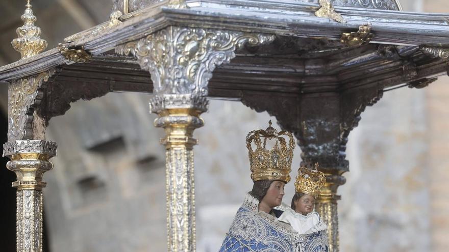 El Cabildo de Córdoba retira el culto a la Virgen de la Fuensanta para un estudio de conservación