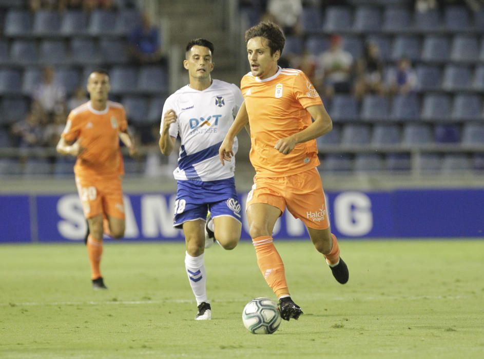 El partido entre el Tenerife y el Real Oviedo, en imágenes