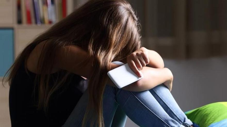 Un 6% de los adolescentes pasa más de un año sufriendo ciberacoso, según un estudio