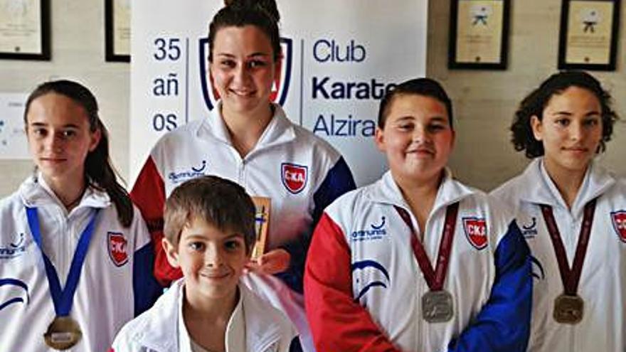 Integrantes del club de karate. | LEVANTE-EMV