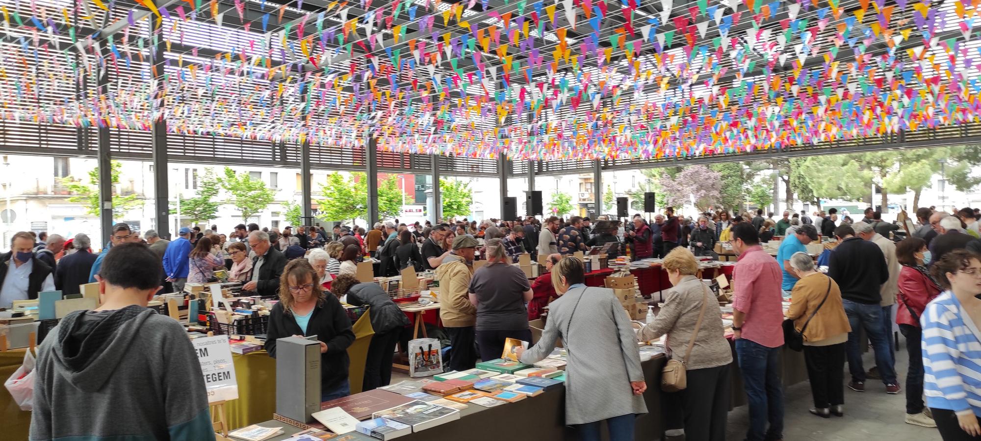 La Fira del Llibre Vell, un dels grans atractius del 3 de maig a la Santa Creu de Figueres