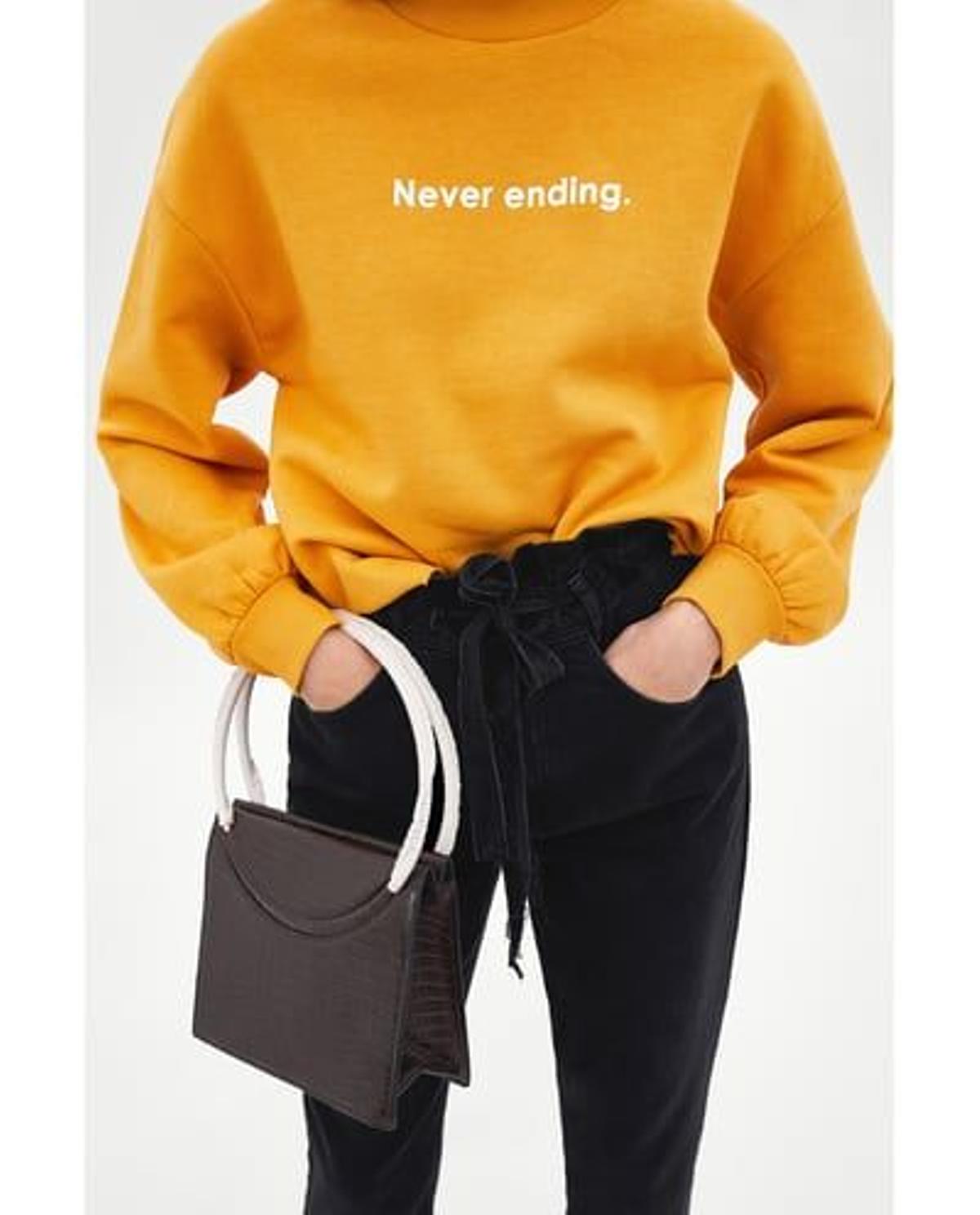 Sudadera con mensaje 'Never ending' de Zara