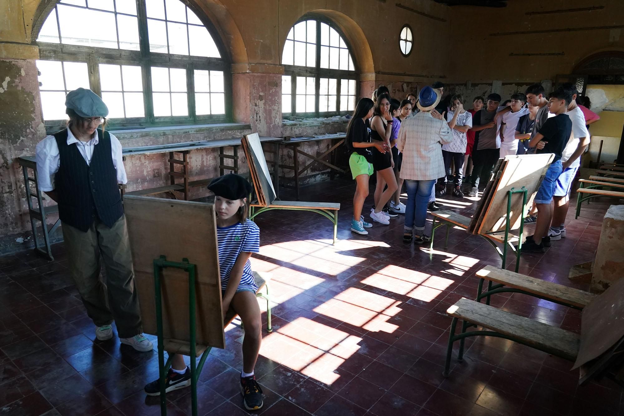 Visita guiada de los alumnos del Colegio Prácticas nº1 para dar a conocer la riqueza del edificio