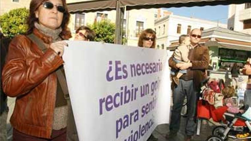 150 personas piden en Mérida el cumplimento de las medidas de protección contra la violencia de género