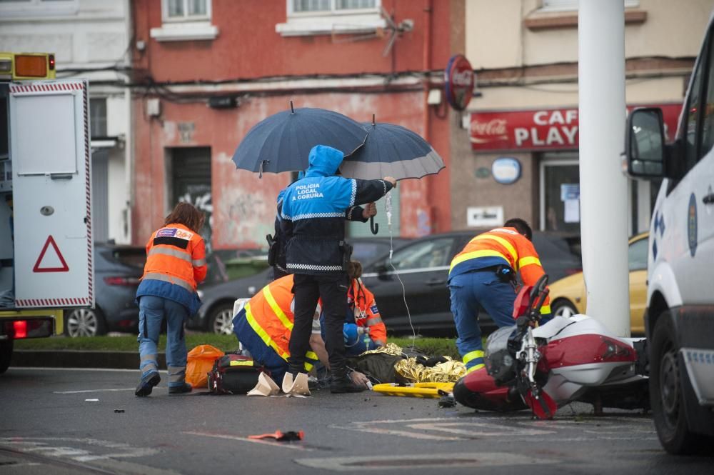 Herido grave un motorista en una salida de vía en el paseo marítimo