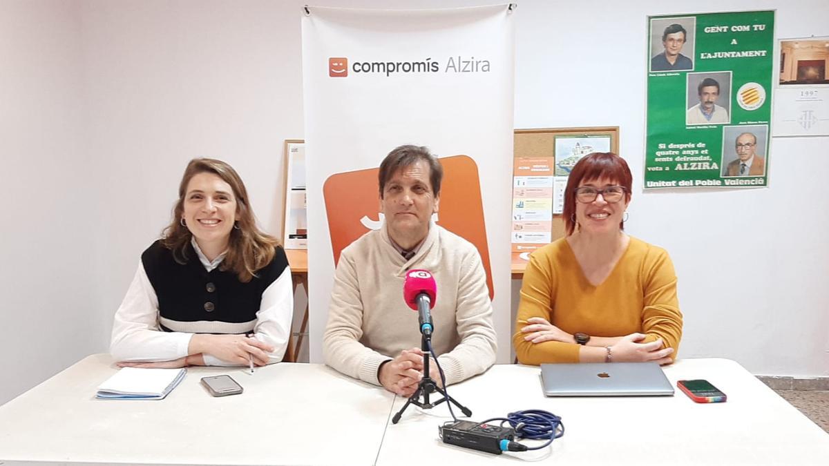 Paula Espinosa, Alfons Domínguez y Águeda Micó, hoy en Alzira