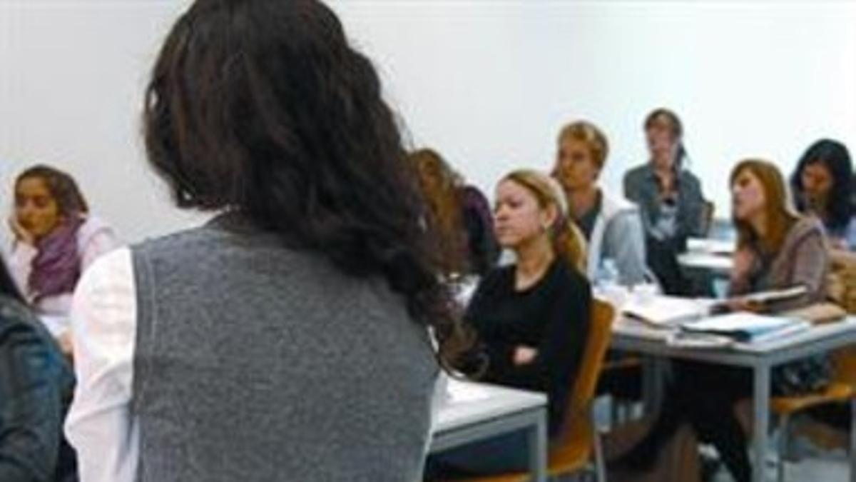 Una clase con alumnos de Erasmus en la Universitat Pompeu Fabra.