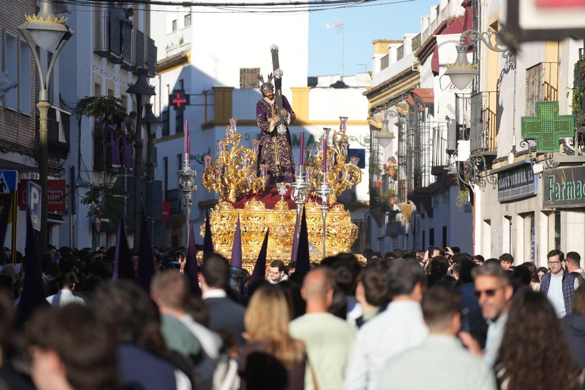 La procesión, por el barrio de San Lorenzo La procesión, por el barrio de San Lorenzo