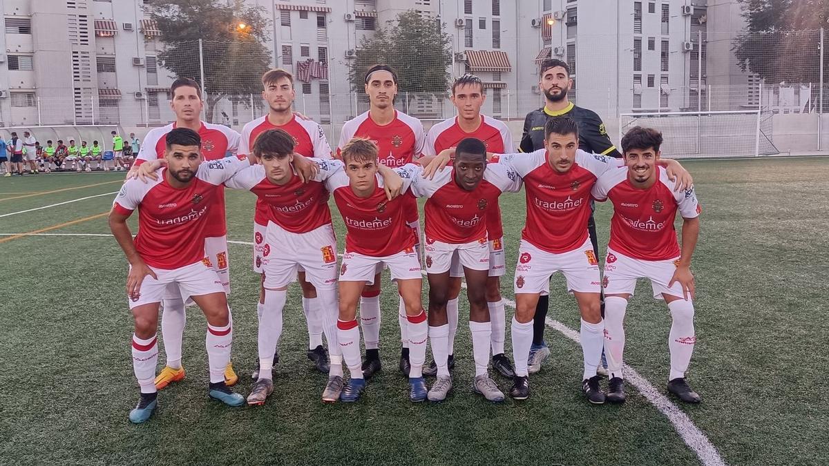 Once inicial del Espeleño durante un partido de su pretemporada.