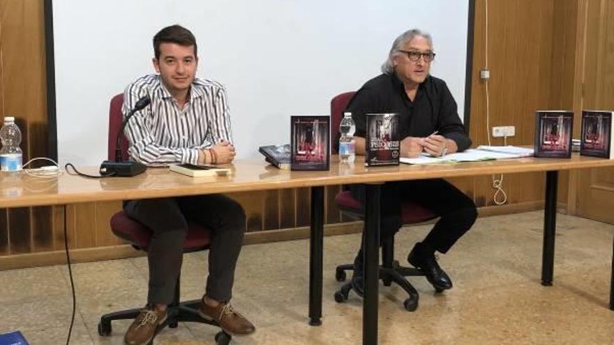 El presentador, E. Celda, y el novelista, J. A. Murgui.