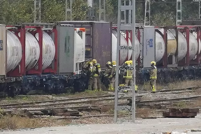 Petita fuita en un tren de mercaderies a Girona