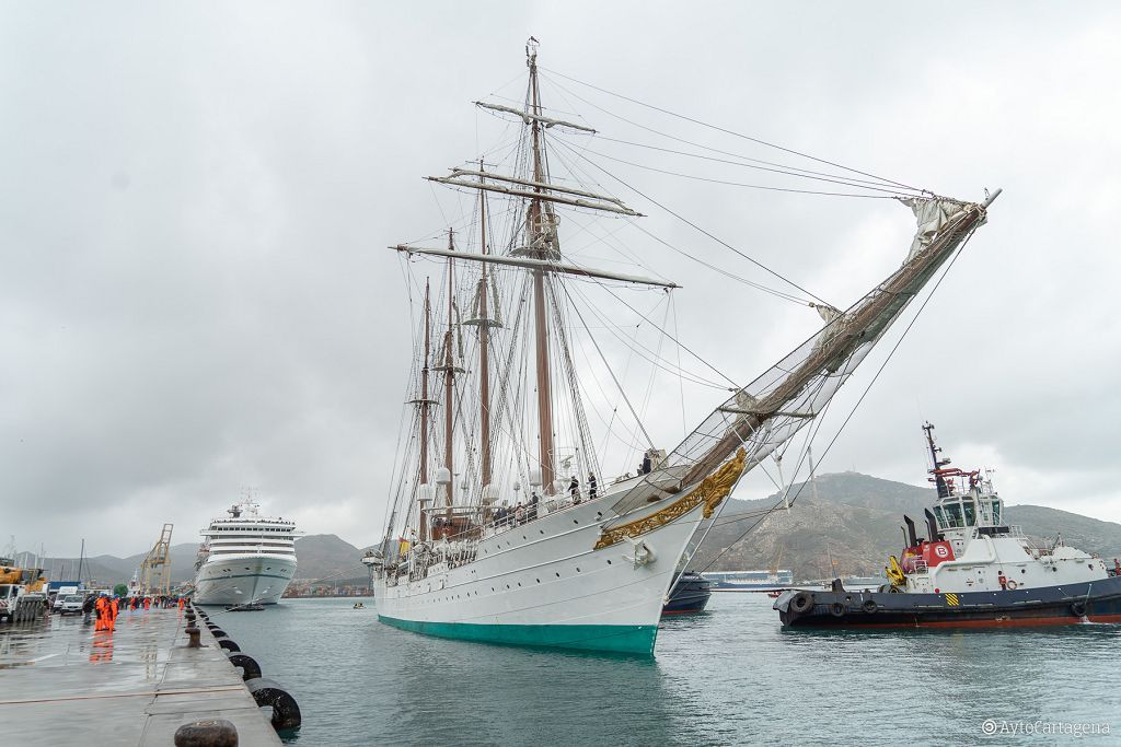 El buque Juan Sebasitán Elcano llega a Cartagena