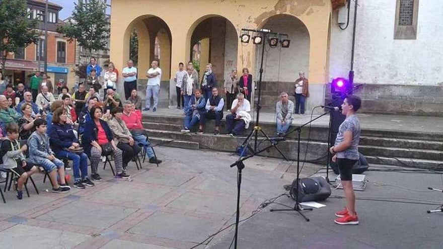 Llanes sienta cátedra con el saxofón